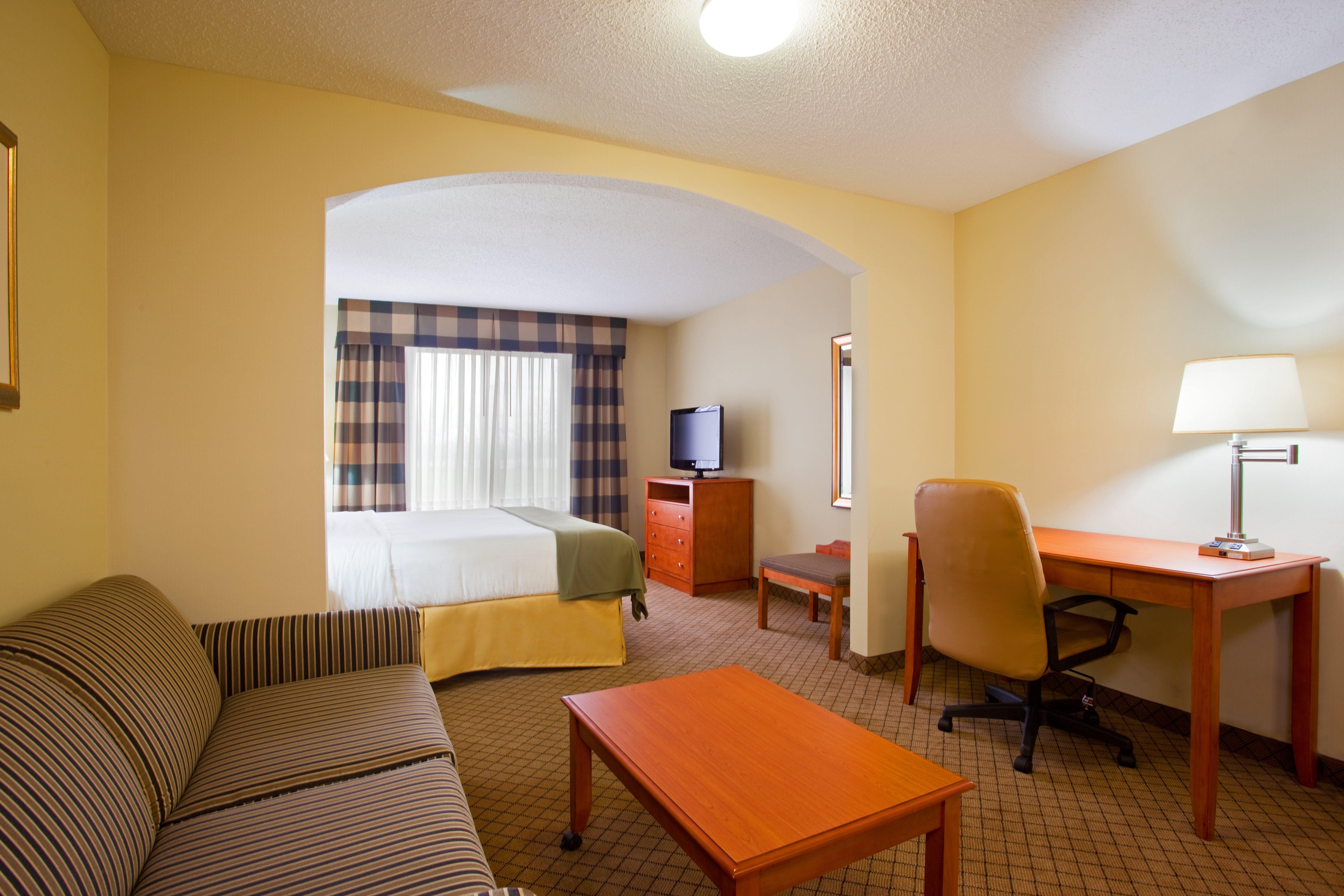 Holiday Inn Express Hotel & Suites Goshen, An Ihg Hotel Room photo